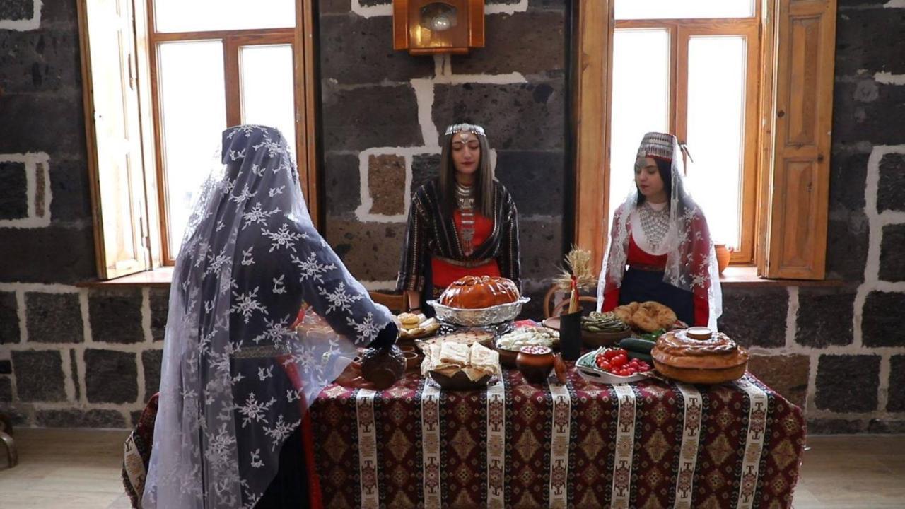 Guesthouse Emma Gümrü Dış mekan fotoğraf